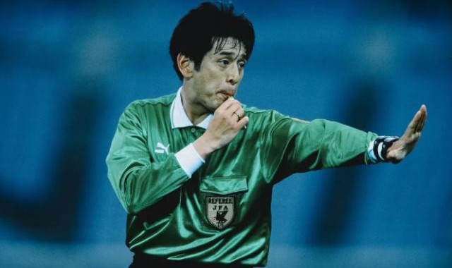 开云入口登录-最晕金哨退休进日本足协 曾错把郜林当李玮锋罚下