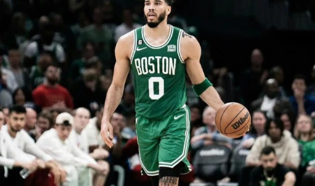 开云入口注册-塔图姆：我年收入5亿，库里：我7.8亿，他：麻烦让一让|斯蒂芬·库里|凯文·杜兰特|耐克|詹姆斯|吉安尼斯·安特托孔波_新浪体育_新浪新闻