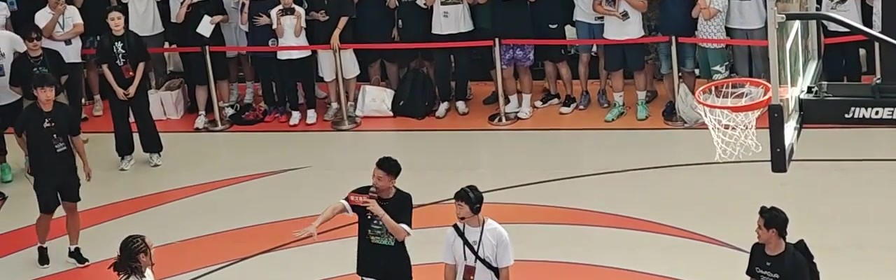 一个不进 亚洲行大连站活动中阿隆-戈登上演连续5罚打铁场面