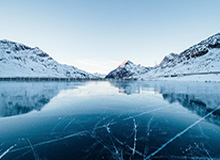 开拓者晒杨瀚森在球队商店购物视频：他真可爱